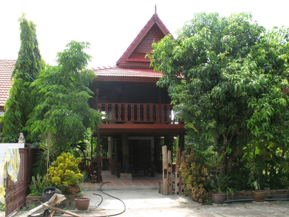 Teak House Chiang Mai Hotel Eksteriør billede