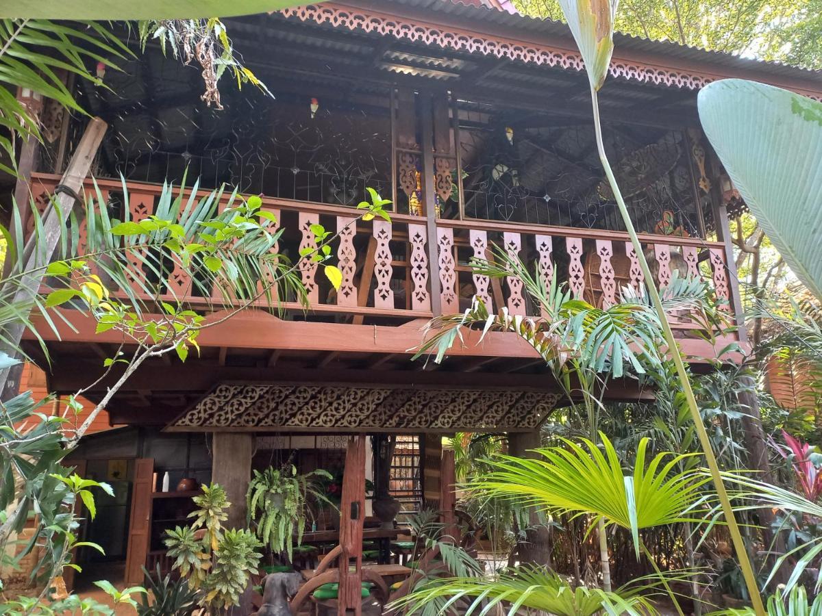 Teak House Chiang Mai Hotel Eksteriør billede