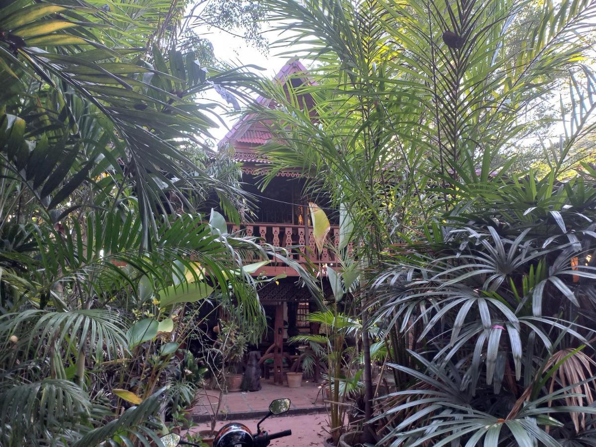 Teak House Chiang Mai Hotel Eksteriør billede