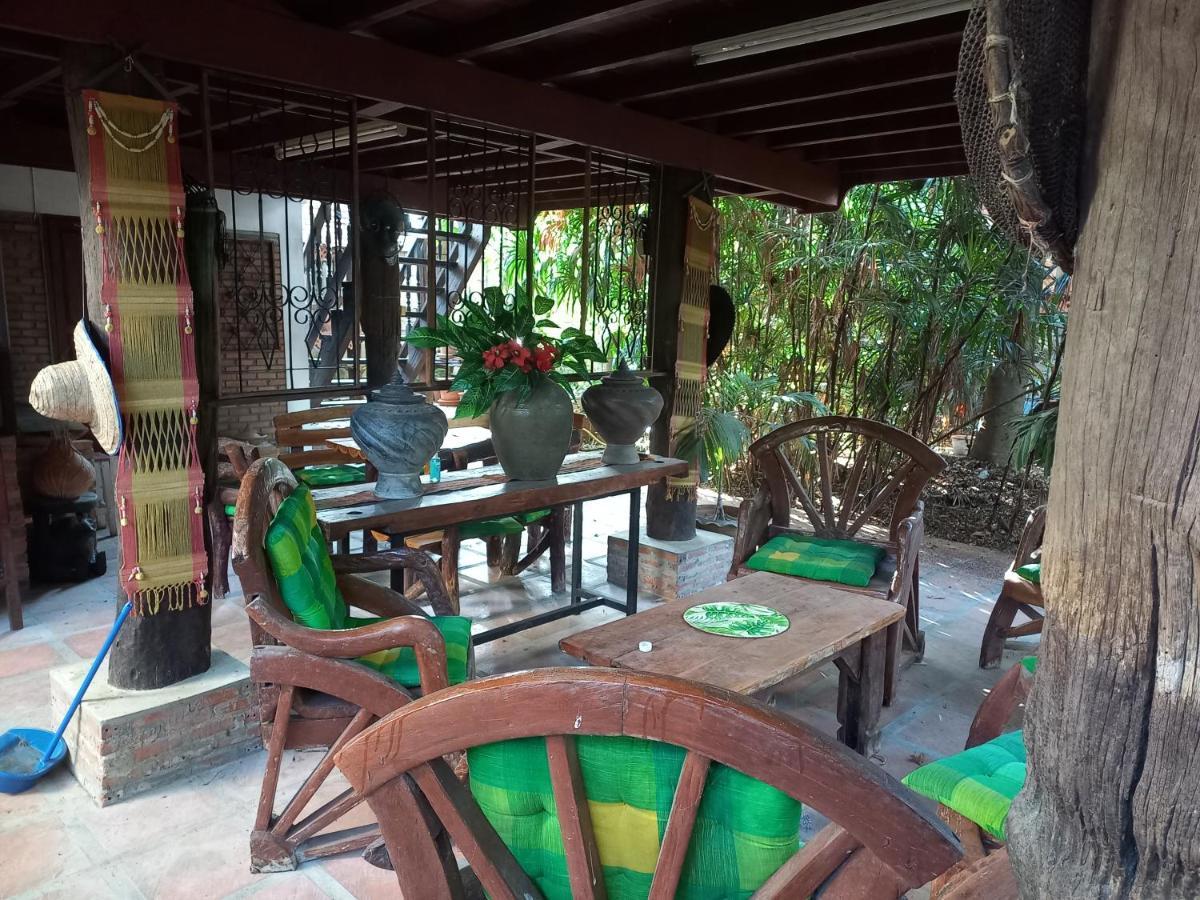 Teak House Chiang Mai Hotel Eksteriør billede