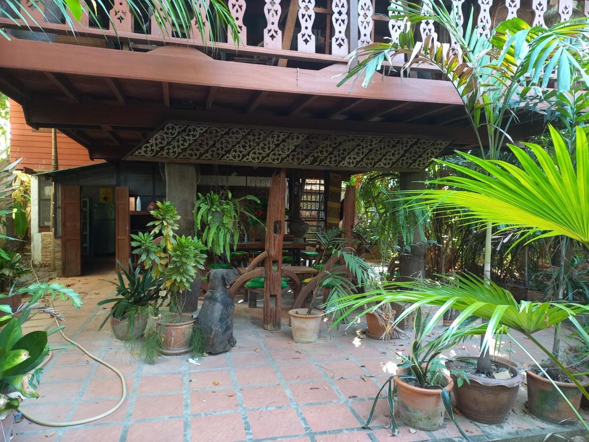 Teak House Chiang Mai Hotel Eksteriør billede